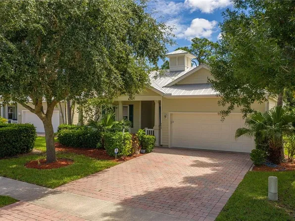 532 NE Canoe Park Cir, Port Saint Lucie, FL 34983