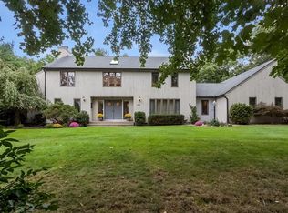 180 Williamsburg Dr, Longmeadow, MA 01106