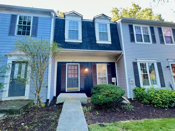 607 Wedgewood Way, Sandy Springs, GA 30350