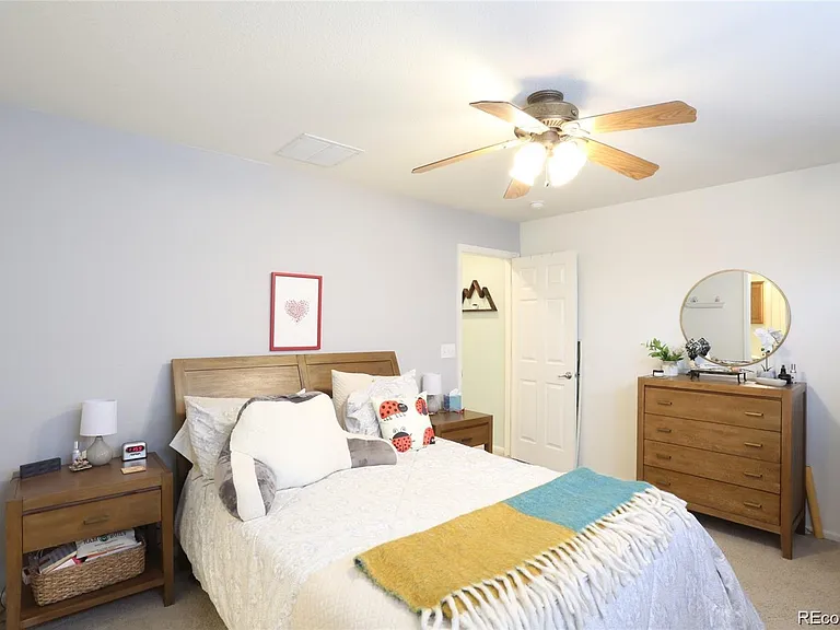 414 Smith Cir — Photo 4