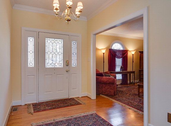 2nd image of 4149 Knollcrest Cir N