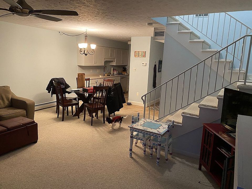 2nd image of 6 Mohawk Dr