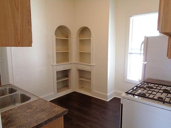 2nd image of 407 Newton Ave N APT 2