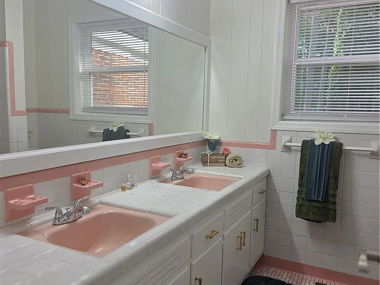 1125 Oakwood St — Photo 15
