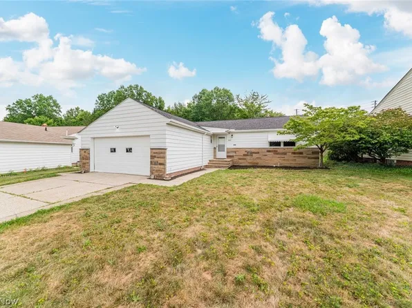 5001 Ridgebury Blvd, Lyndhurst, OH 44124