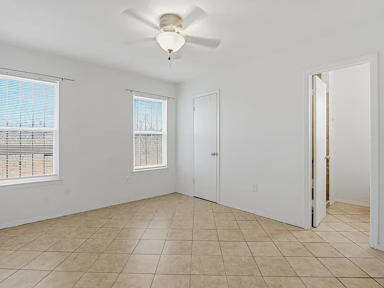 10837 Gemstone St — Photo 26
