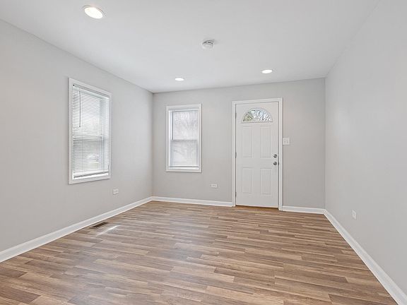 4th image of 30 S Kenmore Ave