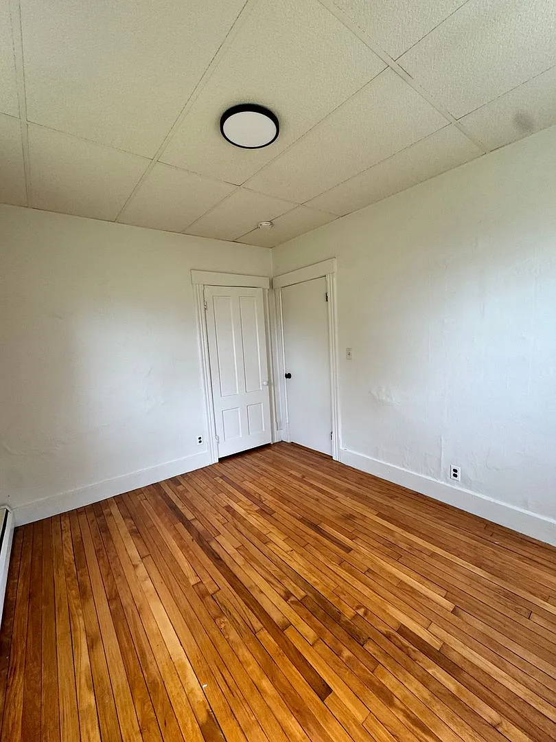 12 Normal St — Photo 3