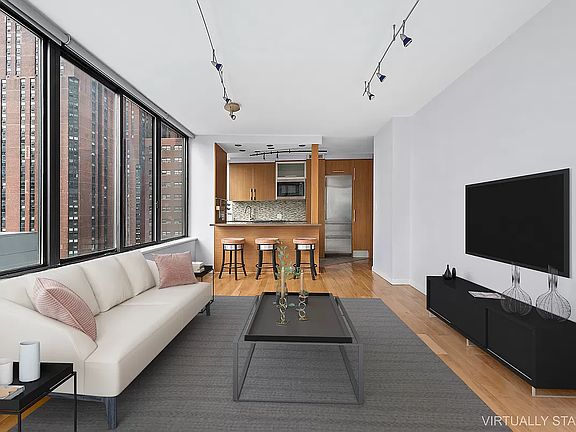 4th image of 300 E 93rd St APT 14F