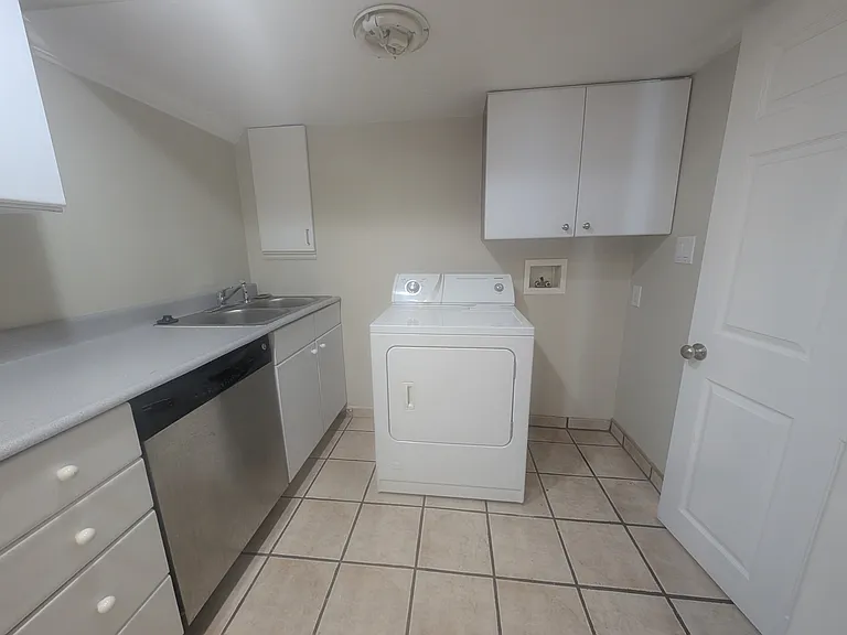 5750 S Dynasty Oaks Cir W — Photo 29