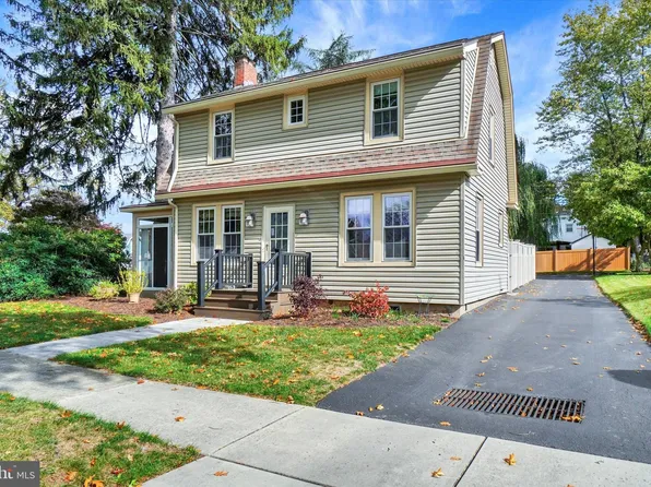 105 Pinehurst Rd, York, PA 17402