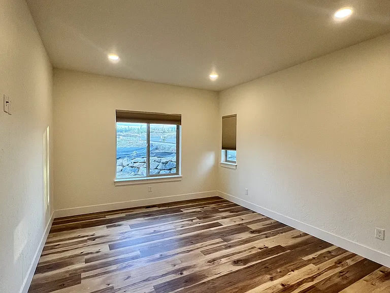 1702 E Metler Ln — Photo 34