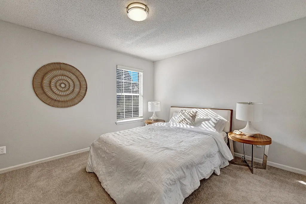Elements of Madison Apartments — Photo 4