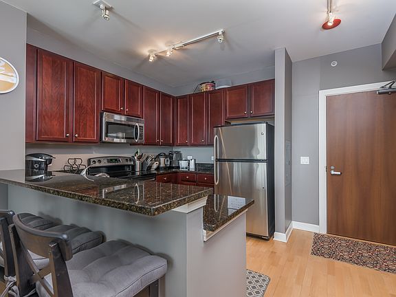 3rd image of 1901 S Calumet Ave Unit 1211
