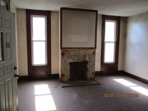 3rd image of 63232 Frankfort Rd