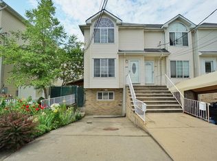 654 Seaview Ave, Staten Island, NY 10305