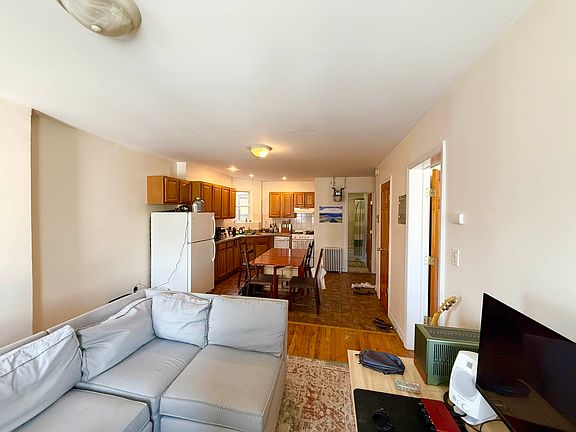 5th image of 107 Kane St #4R