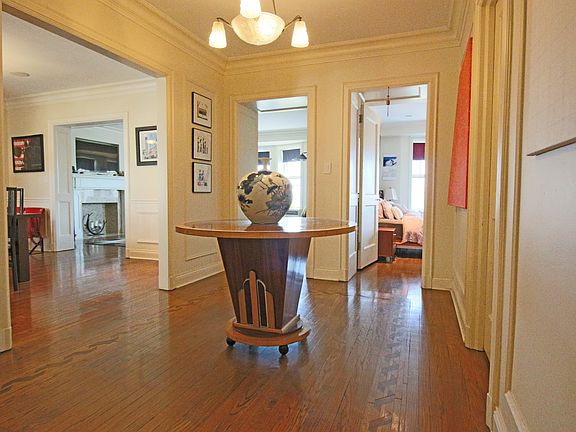 3rd image of 5000 N Marine Dr #5F