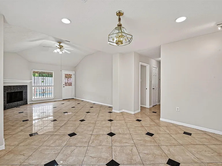 9918 Pierre Ct — Photo 6