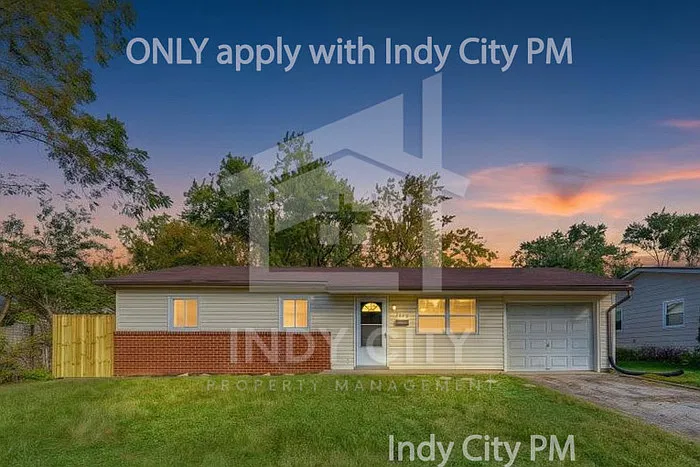 3 bed, 1.0 bath, 936 sqft, $1,450 — Photo 1