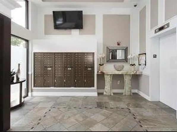 76 Saint Pauls Avenue image 3 of 37