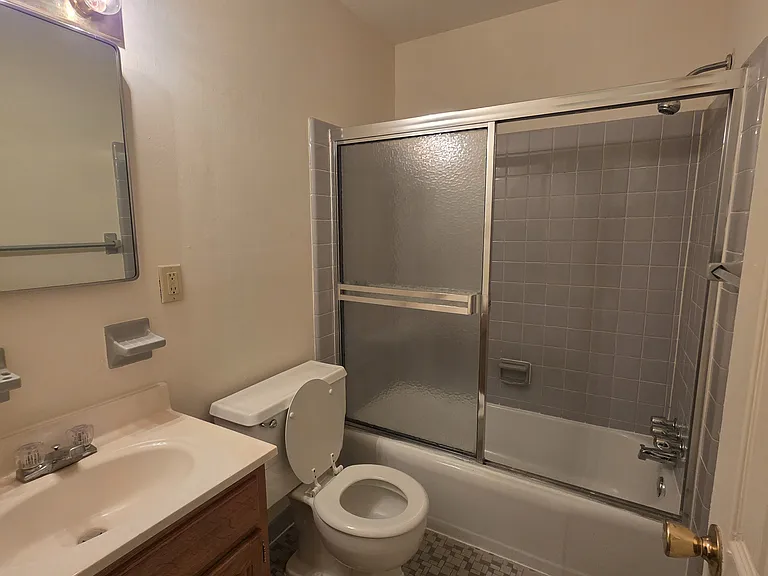 1301 Lombard St #203 — Photo 7