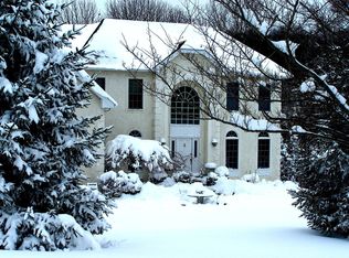105 Shelbourne Ln, Phoenixville, PA 19460