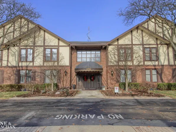 1750 Vernier Rd APT 22, Grosse Pointe Woods, MI 48236