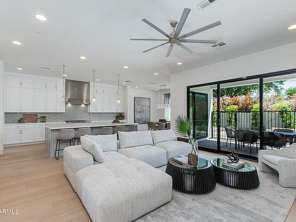 3rd image of 3737 E AMELIA Avenue