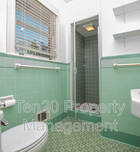1514 Hilton Ave — Photo 18