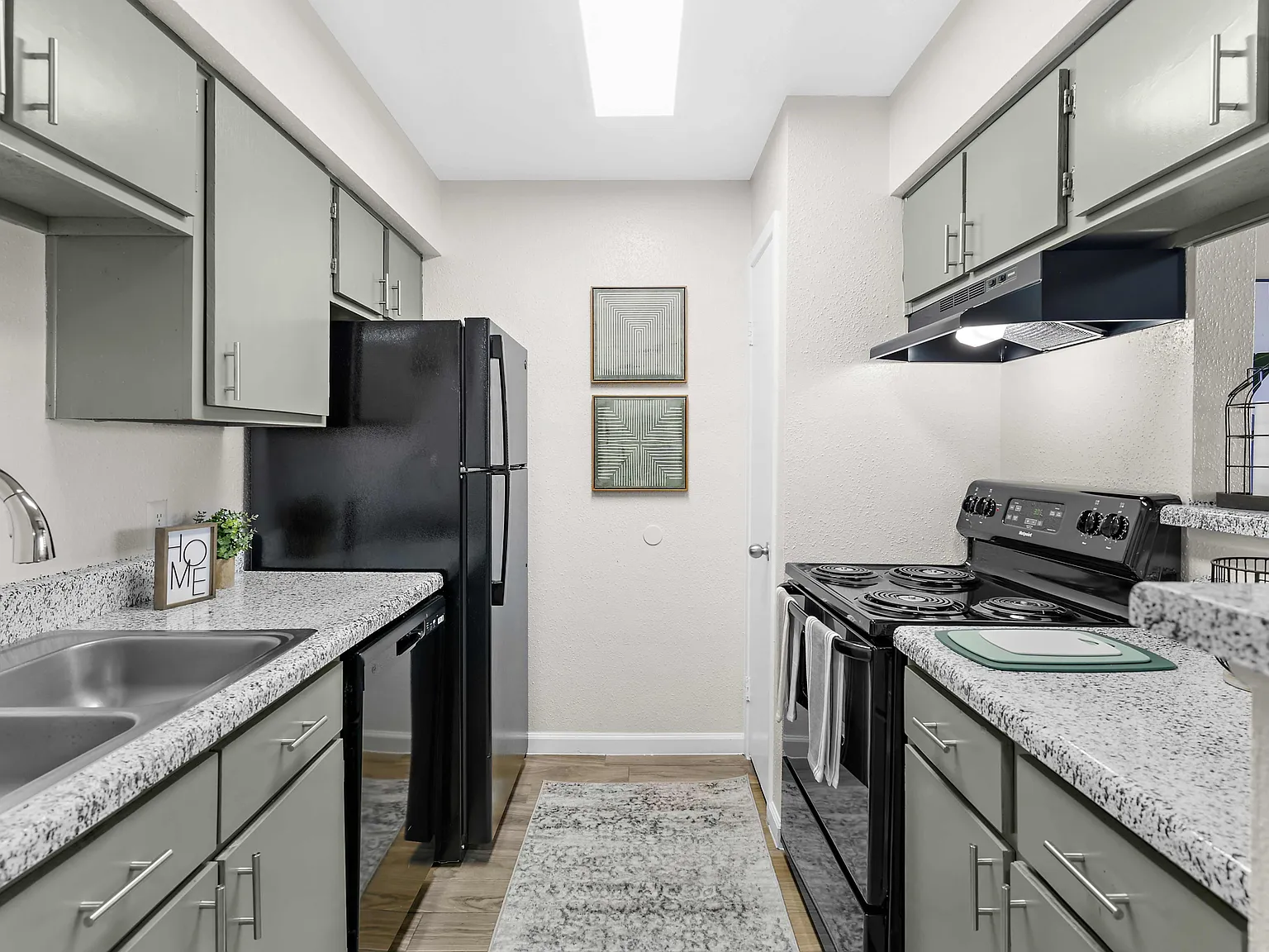 Sonoma Apartments — Photo 3