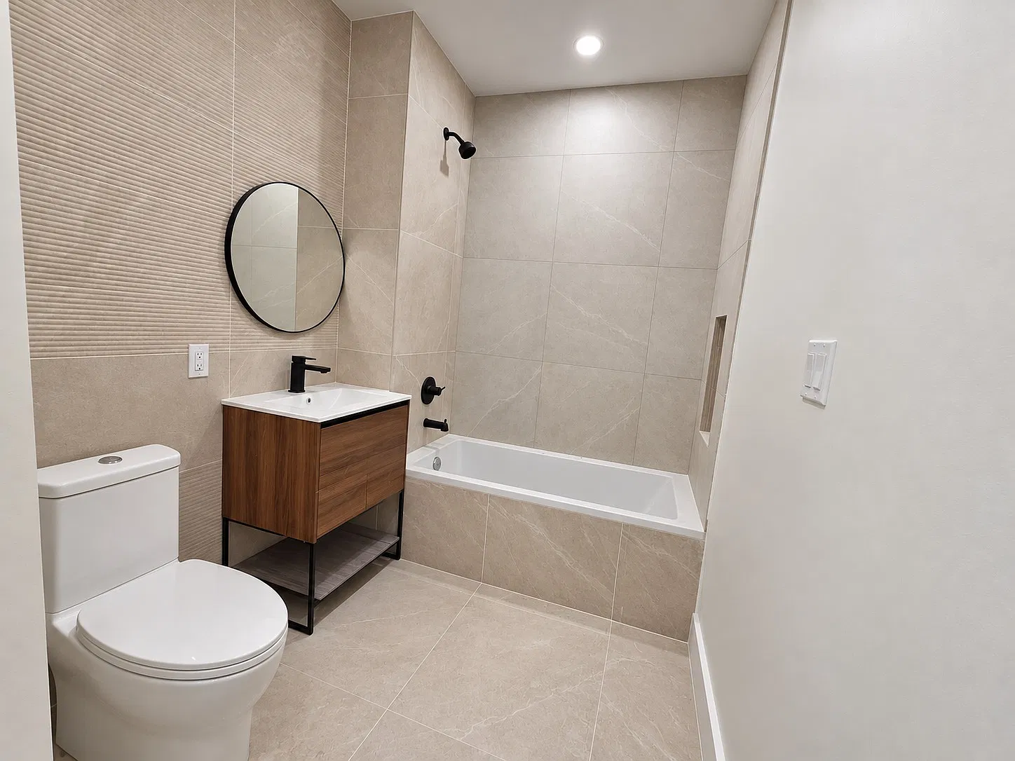 31 Woodbine Street — Photo 4