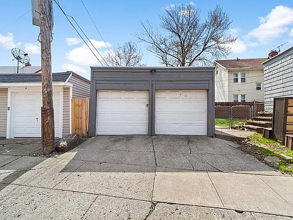 4th image of 1335 West Blvd APT 2