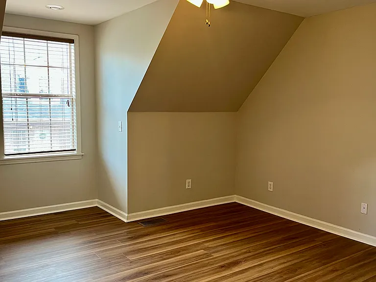 220 Lincoln Grn #G — Photo 13