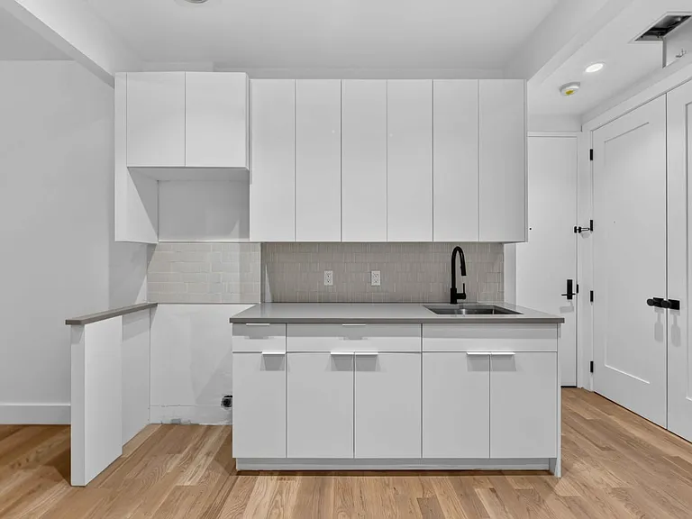 173 Tompkins Ave #1R — Photo 2