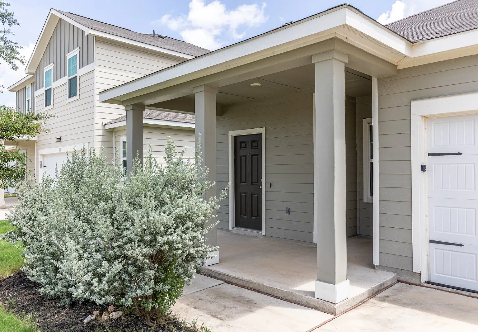 3 bed, 2.0 bath, 1420 sqft, $1,850 — Photo 3