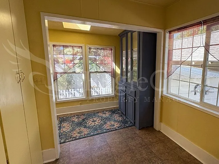515 Newell St — Photo 32
