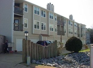 2313 W Great Neck Rd APT 203, Virginia Beach, VA 23451