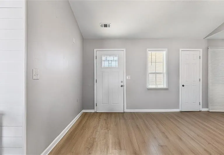 5720 Crow Dr — Photo 5