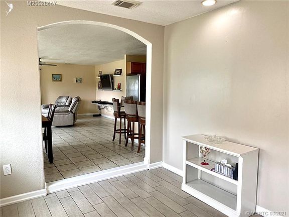 5th image of 1585 SW Nervia Ave