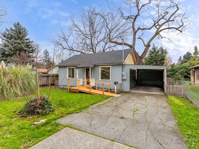 609 SE Riverside Ave, Grants Pass, OR, 97526