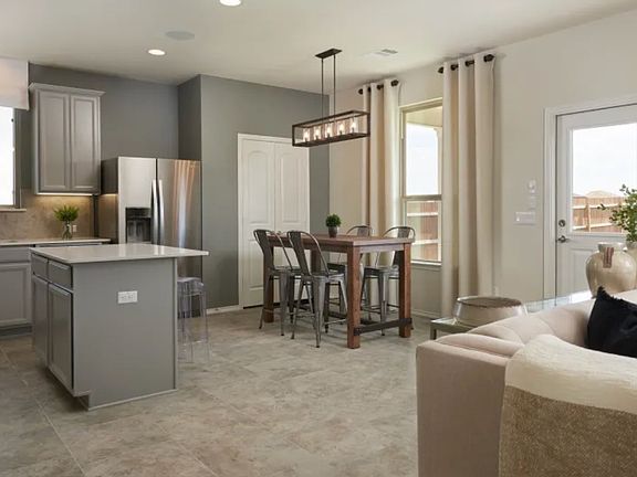 4th image of 1941 Javelina St