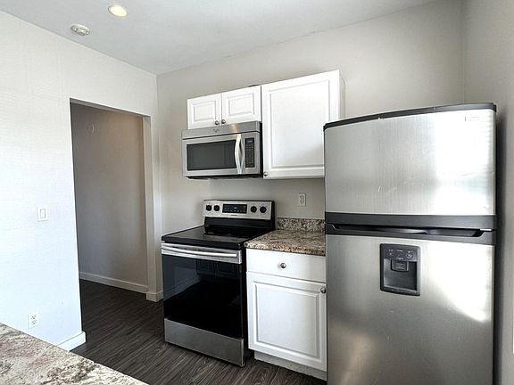 2nd image of 75 Williams St #2L