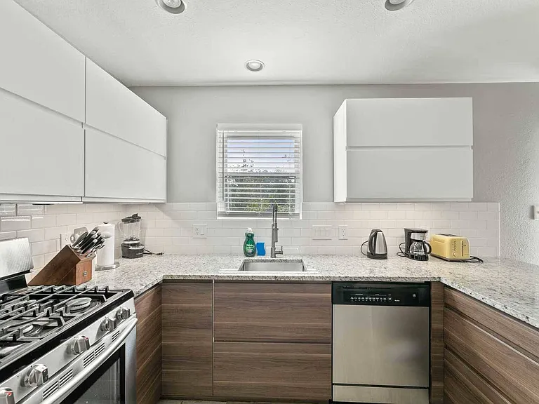 13001 Powderhorn St — Photo 8