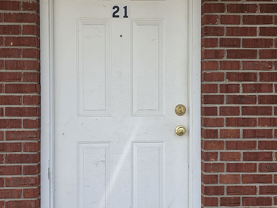 1st image of 21 Princeton Dr