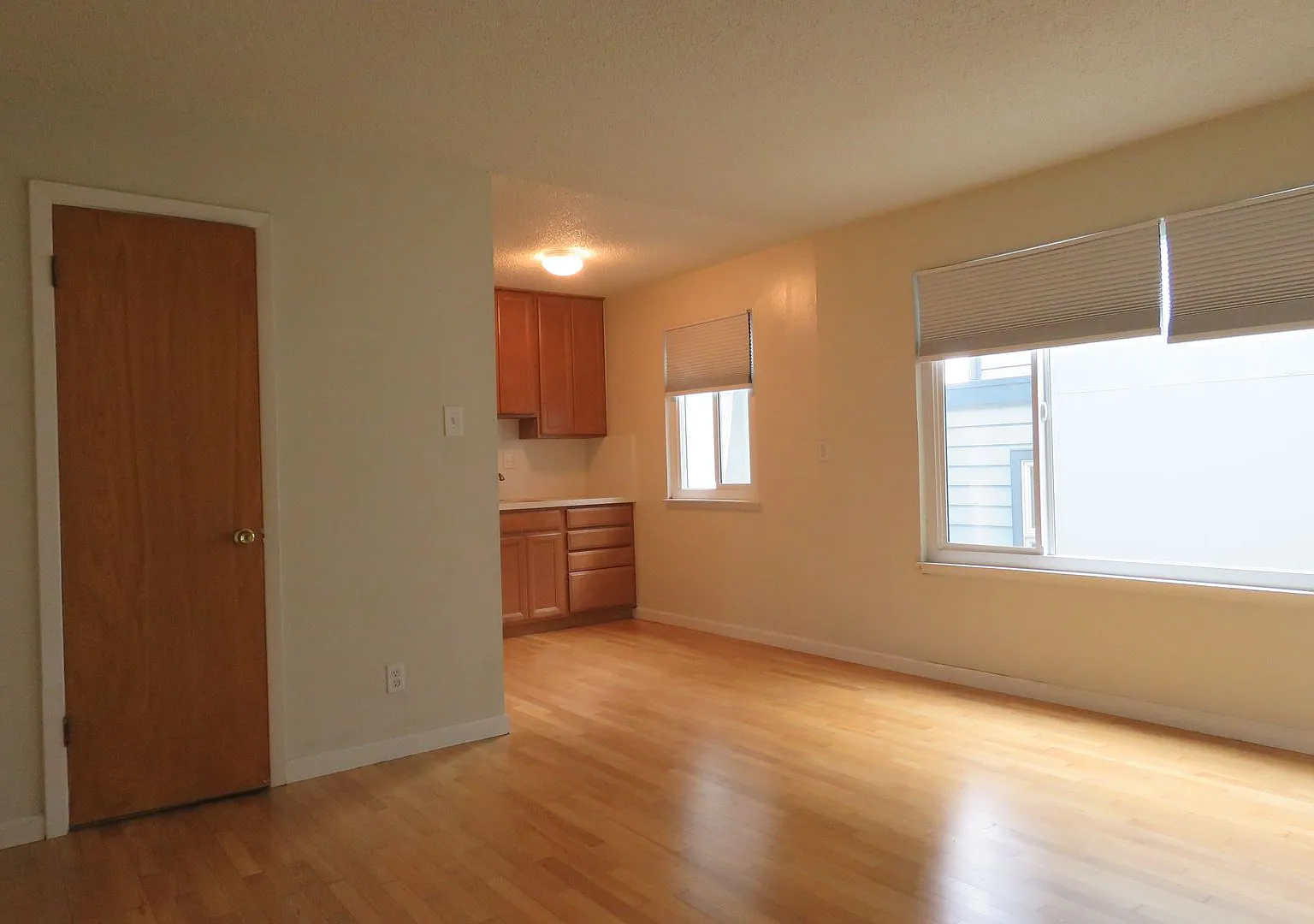 213B — Photo 3