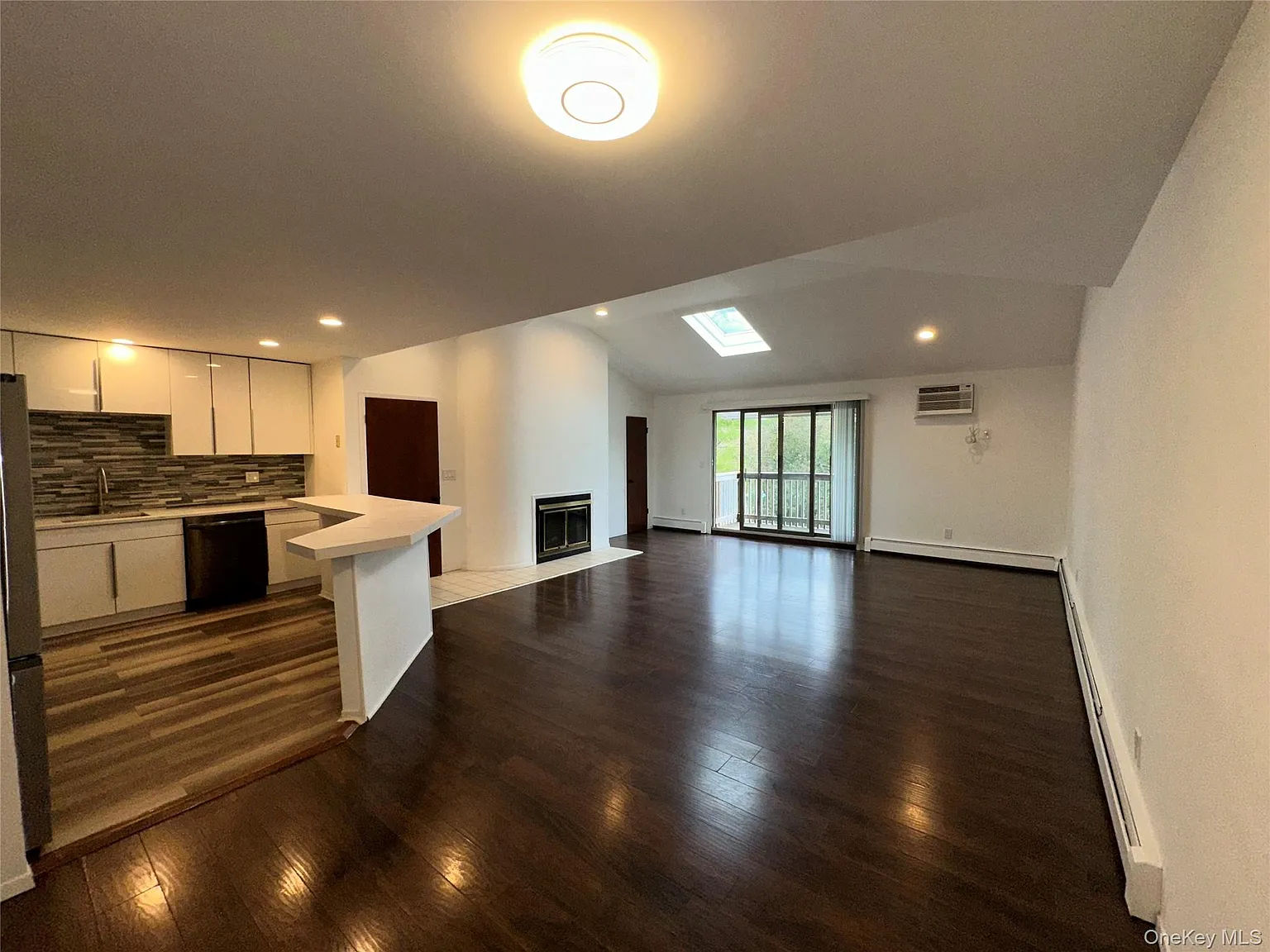 83 Manorhaven Blvd #83 photo 1