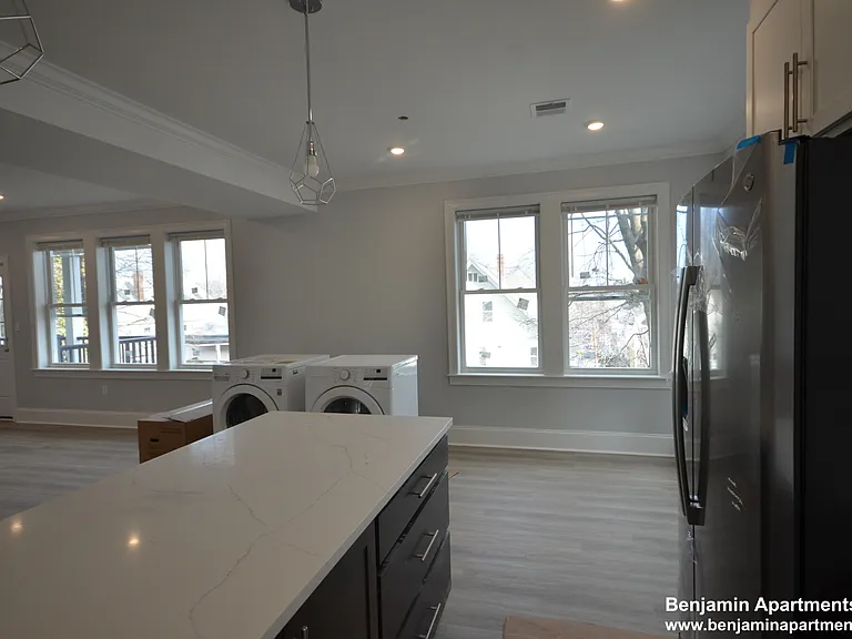 100 Brooks St #4 — Photo 4