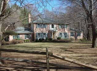 933 Welham Green Rd, Great Falls, VA 22066