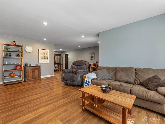 5th image of 1105 Greenridge Dr